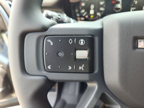 New 2026 Land Rover Defender 110 X-Dynamic SE AWD/4WD image 17