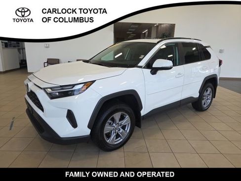 Used 2022 Toyota RAV4 XLE w/ Convenience Package image 3