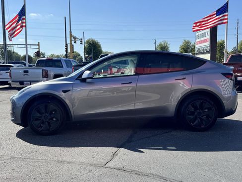 Used 2025 Tesla Model Y Long Range AWD/4WD image 4