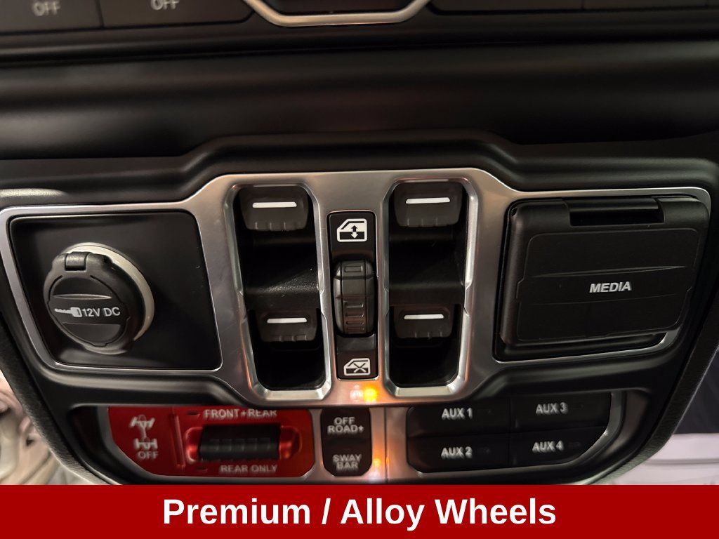 Used 2020 Jeep Gladiator Rubicon AWD/4WD image 18