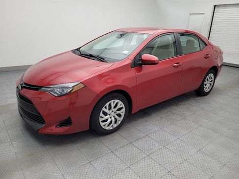 Used 2018 Toyota Corolla LE FWD image 2