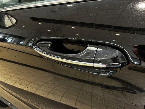 Used 2023 Ford Edge Titanium image 9