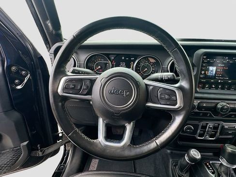 Used 2020 Jeep Gladiator Overland w/ Popular Equipment Package image 12