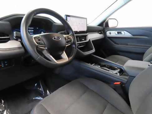 Used 2025 Ford Explorer Active RWD image 9