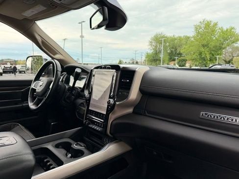 Used 2022 RAM 3500 Laramie AWD/4WD image 9