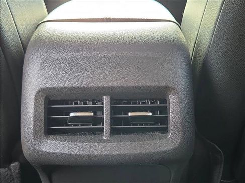 Used 2024 GMC Terrain SLT image 16