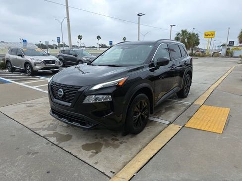 Used 2023 Nissan Rogue SV w/ SV Premium B Package image 9