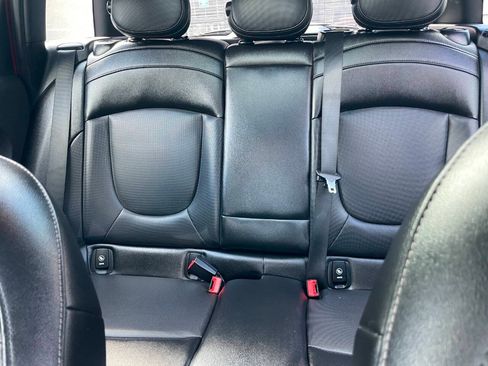 Used 2018 MINI Cooper Clubman FWD image 14