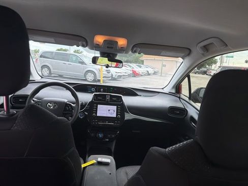 Used 2020 Toyota Prius LE FWD image 27