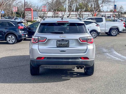 Used 2018 Jeep Compass Limited w/ Navigation Group image 3
