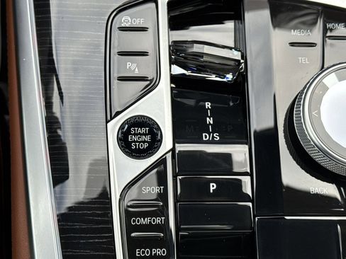 New 2026 BMW X7 M60i image 23