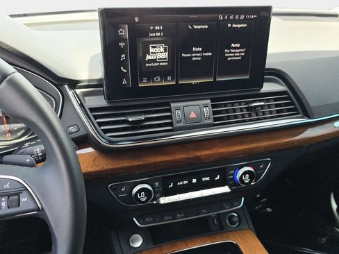 Used 2023 Audi Q5 2.0T Premium w/ Convenience Package AWD/4WD image 26