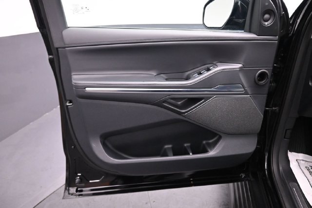 Certified 2025 Lincoln Navigator Reserve AWD/4WD image 20