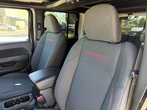 Used 2024 Jeep Wrangler Unlimited Rubicon w/ Technology Group image 24