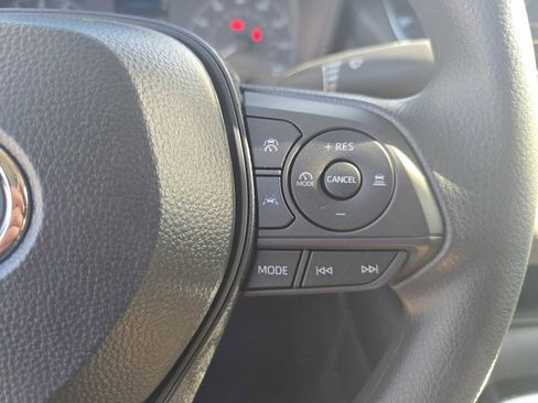 Certified 2025 Toyota Corolla LE image 29