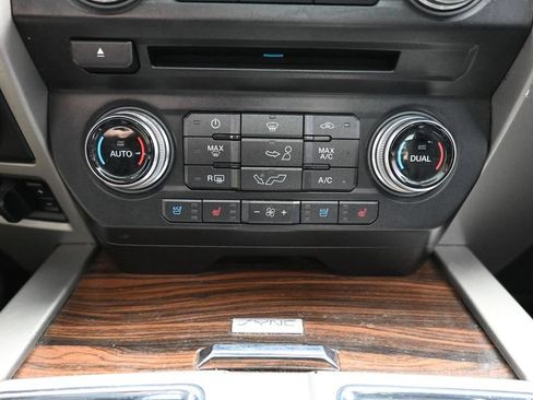 Used 2016 Ford F150 Lariat w/ Equipment Group 502A Luxury AWD/4WD image 18