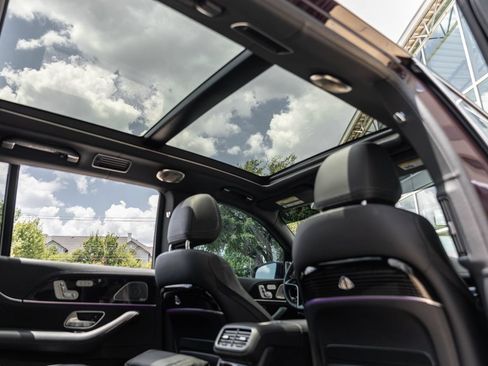 Used 2024 Mercedes-Benz Maybach GLS 600 4MATIC image 54