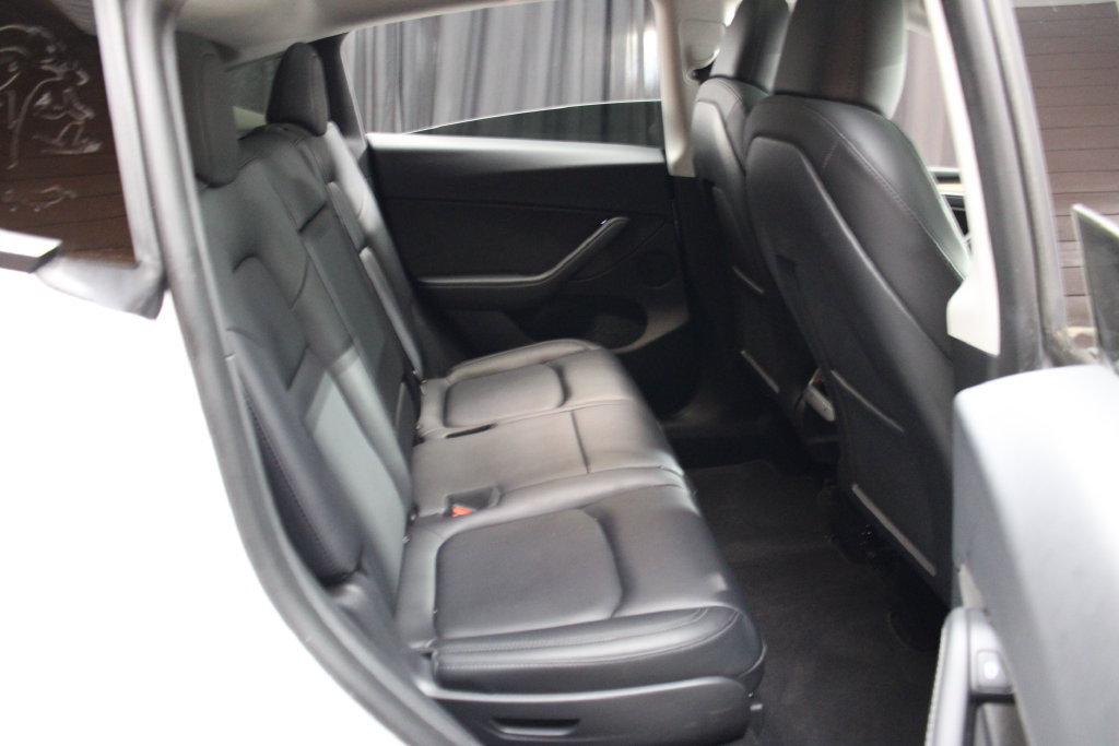 Used 2023 Tesla Model Y Long Range AWD/4WD image 12