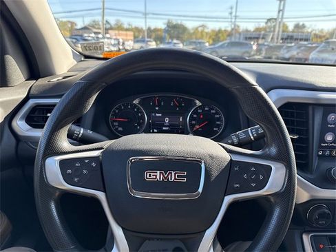 Used 2023 GMC Acadia SLE w/ Driver Convenience Package image 11