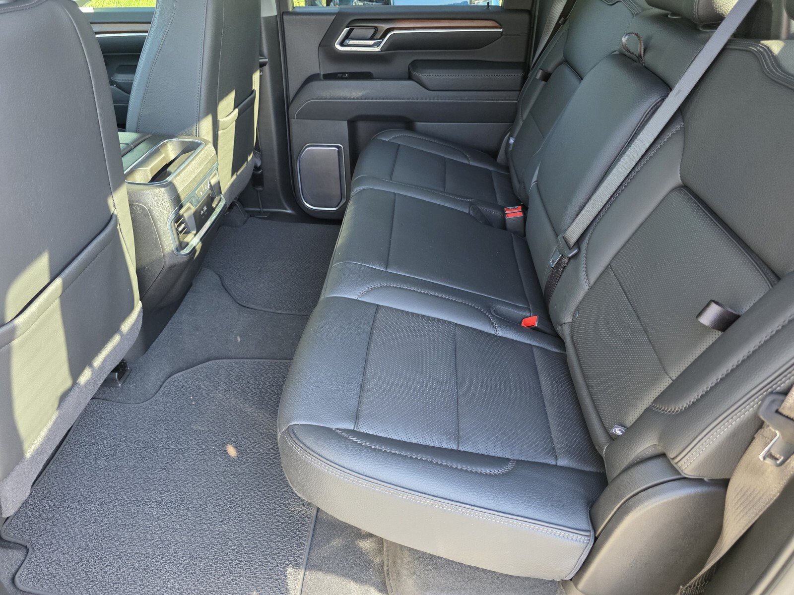 Used 2025 GMC Sierra 2500 Denali w/ Denali Reserve Package AWD/4WD image 14