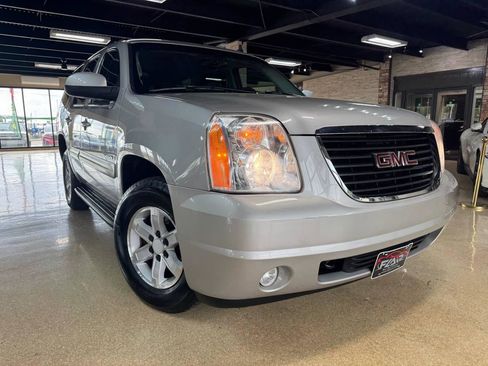Used 2007 GMC Yukon SLT w/ SLT Preferred Equipment Group image 1