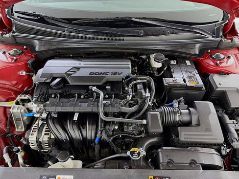 Used 2025 Hyundai Elantra SEL image 33