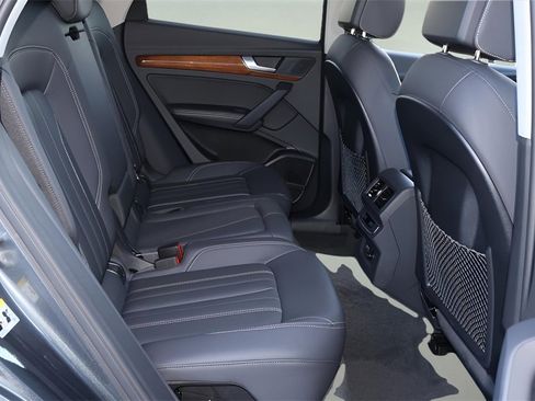 Used 2023 Audi Q5 2.0T Premium Plus w/ Premium Plus Package image 16