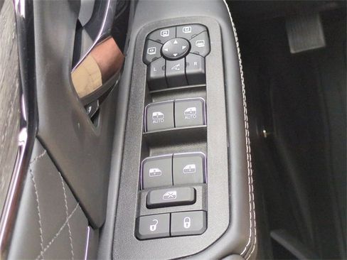 New 2025 RAM 3500 Limited image 25