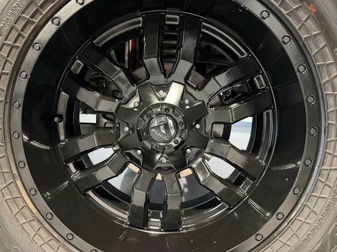 Used 2018 Jeep Wrangler Unlimited Sahara w/ Connectivity Group AWD/4WD image 21