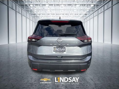Used 2024 Nissan Rogue S image 7