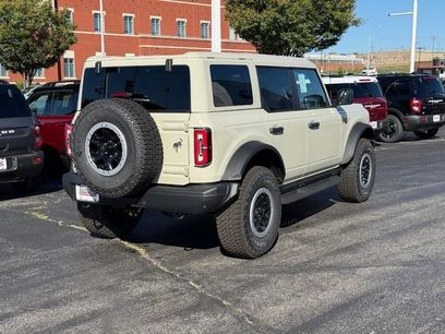 New 2025 Ford Bronco Badlands w/ Sasquatch Package