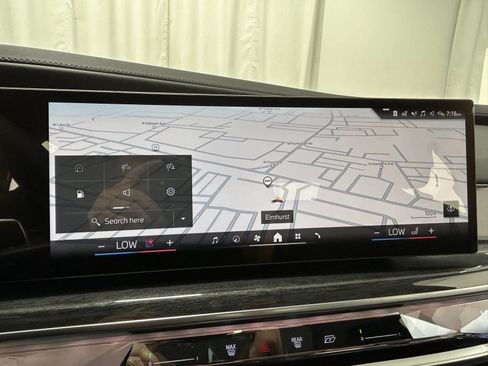 Used 2025 BMW 760i xDrive w/ Executive Package AWD/4WD image 16