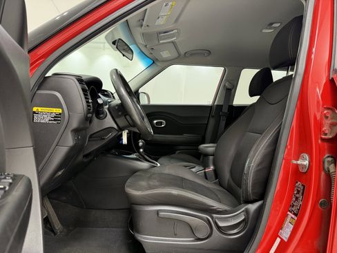 Used 2019 Kia Soul Base w/ Convenience Package image 15