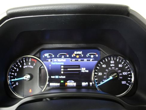 Used 2021 Ford Expedition XLT image 18