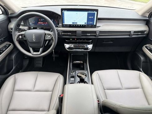 Used 2026 Lincoln Corsair Premiere image 26