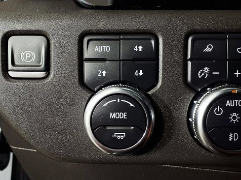 Used 2024 GMC Sierra 1500 SLT AWD/4WD image 15