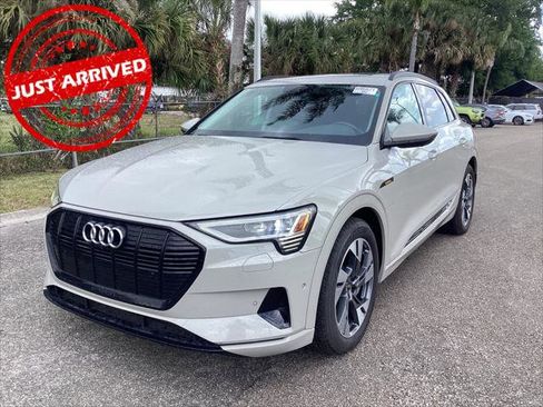 Used 2021 Audi e-tron Premium w/ Convenience Plus Package image 1