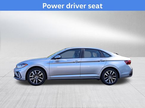 New 2026 Volkswagen Jetta SE FWD image 5
