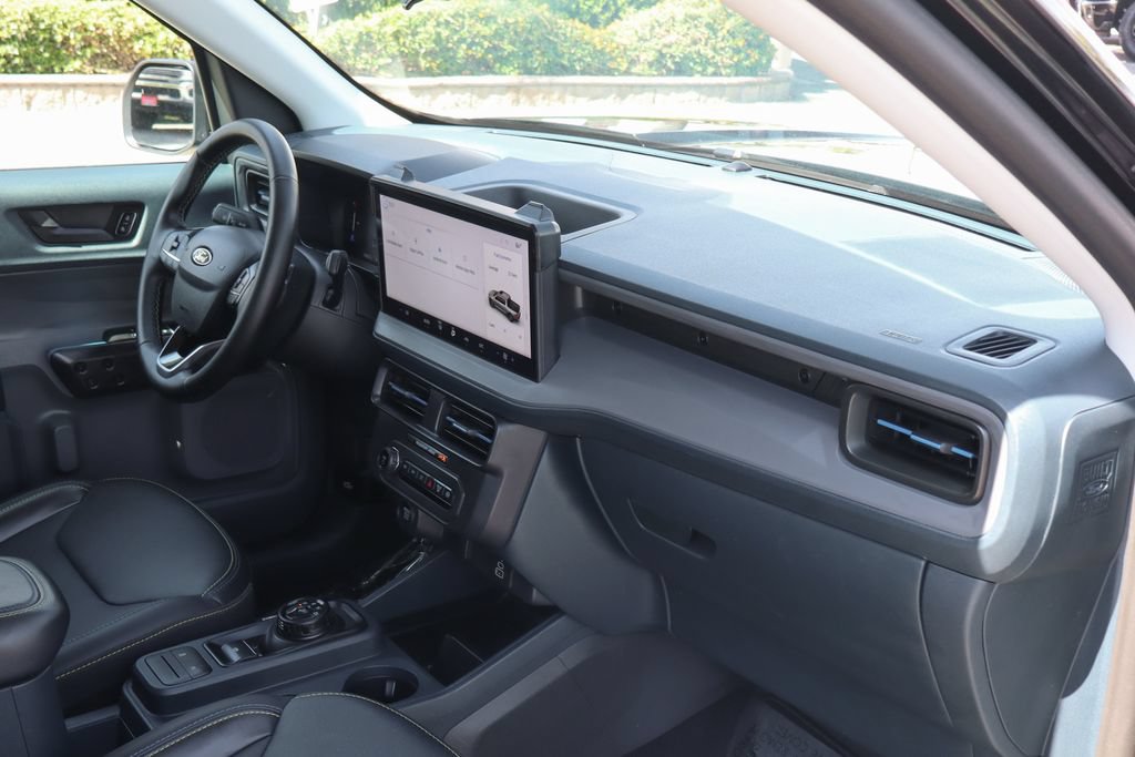 Used 2025 Ford Maverick Lobo AWD/4WD image 42