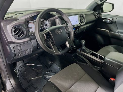 Certified 2023 Toyota Tacoma TRD Off-Road AWD/4WD image 10