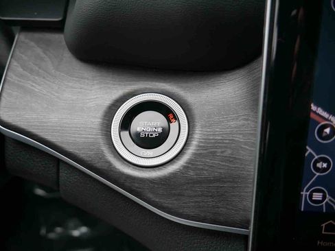 Certified 2024 Jeep Grand Cherokee L Limited w/ Luxury Tech Group II image 29