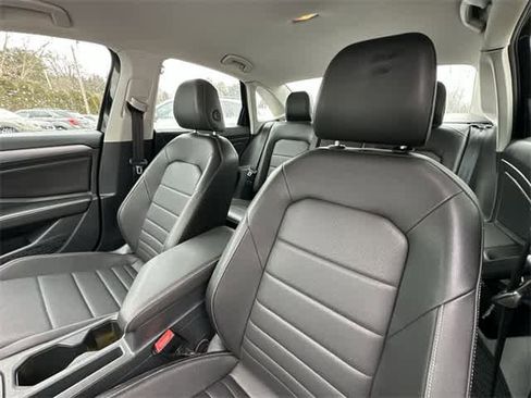 Used 2024 Volkswagen Jetta SE image 15