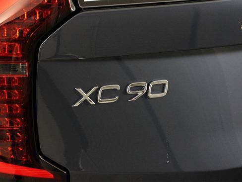 New 2026 Volvo XC90 B6 Plus w/ Protection Package image 16