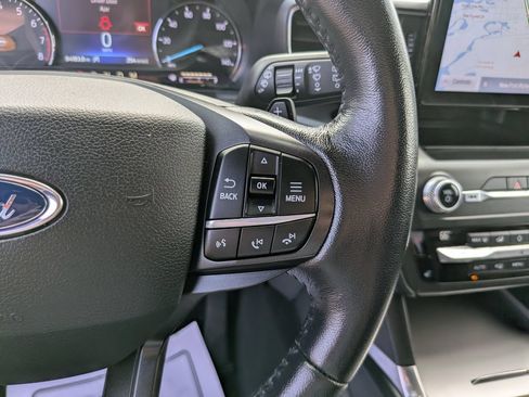 Used 2020 Ford Explorer XLT w/ Equipment Group 202A AWD/4WD image 34