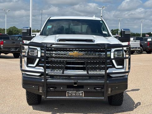 Used 2024 Chevrolet Silverado 2500 LTZ w/ LTZ Plus Package AWD/4WD image 3