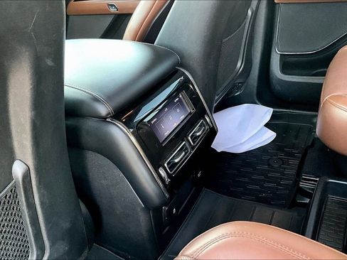 Used 2023 Lincoln Aviator Grand Touring w/ Class IV Trailer Tow Package image 31