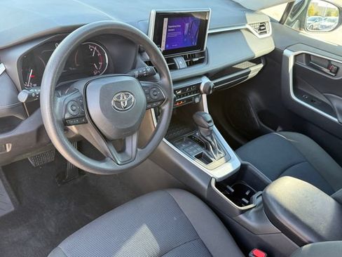 Used 2024 Toyota RAV4 LE AWD/4WD image 10