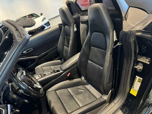 Used 2017 Porsche 718 Boxster S image 10