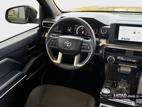 Used 2025 Toyota 4Runner SR5 AWD/4WD image 14