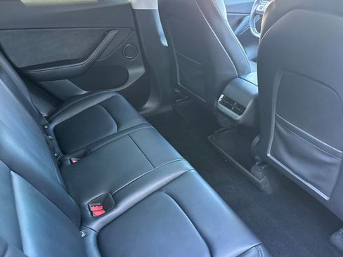 Used 2021 Tesla Model Y Performance image 29